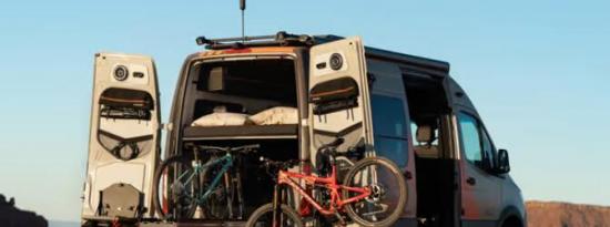 Trail-hunting camper van是一个随处可去的自行车工作室
