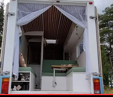 价值2.4万美元的箱式卡车是一个隐秘且高度安全的小型住宅配有直通式淋浴间