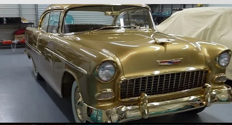 1955年镀金雪佛兰BelAir向通用汽车的第5000万辆汽车致敬