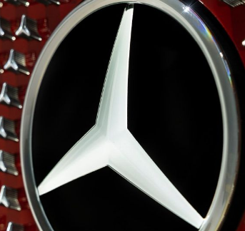 梅赛德斯奔驰将在电动汽车需求放缓的情况下加强内燃机汽车的生产