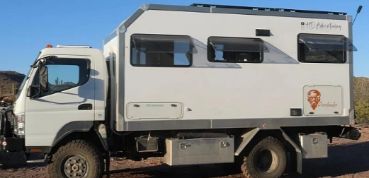 4x4三菱Fuso是一款设计巧妙的露营车适合越野和离网探险